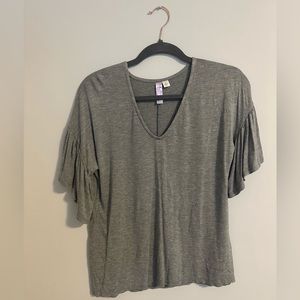 Alya (from Francesca’s) | Women’s Grey Flowy Top